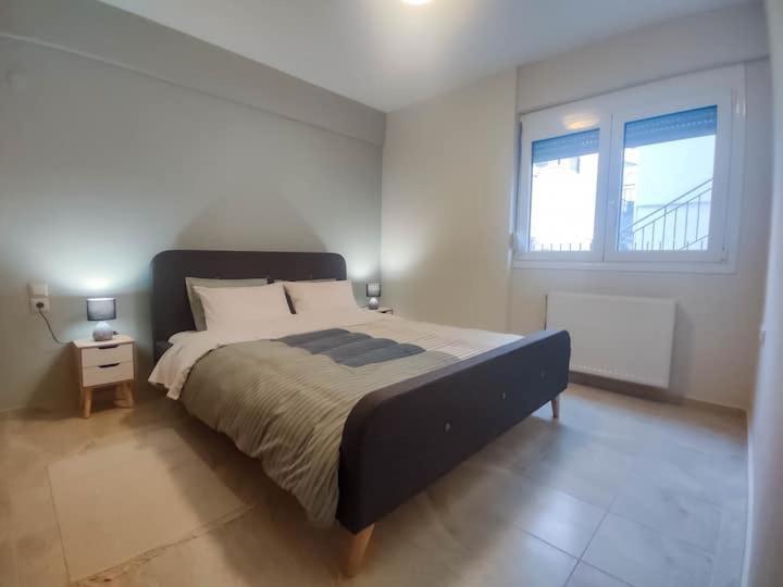 Cozy Modern Apartment ヨアニナ エクステリア 写真